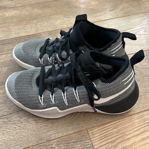 Women's Nike Zoom Hypershift 844572-010 Size 8